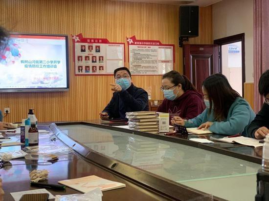 广州疫情逐步稳定，防控措施优化生活回归正常