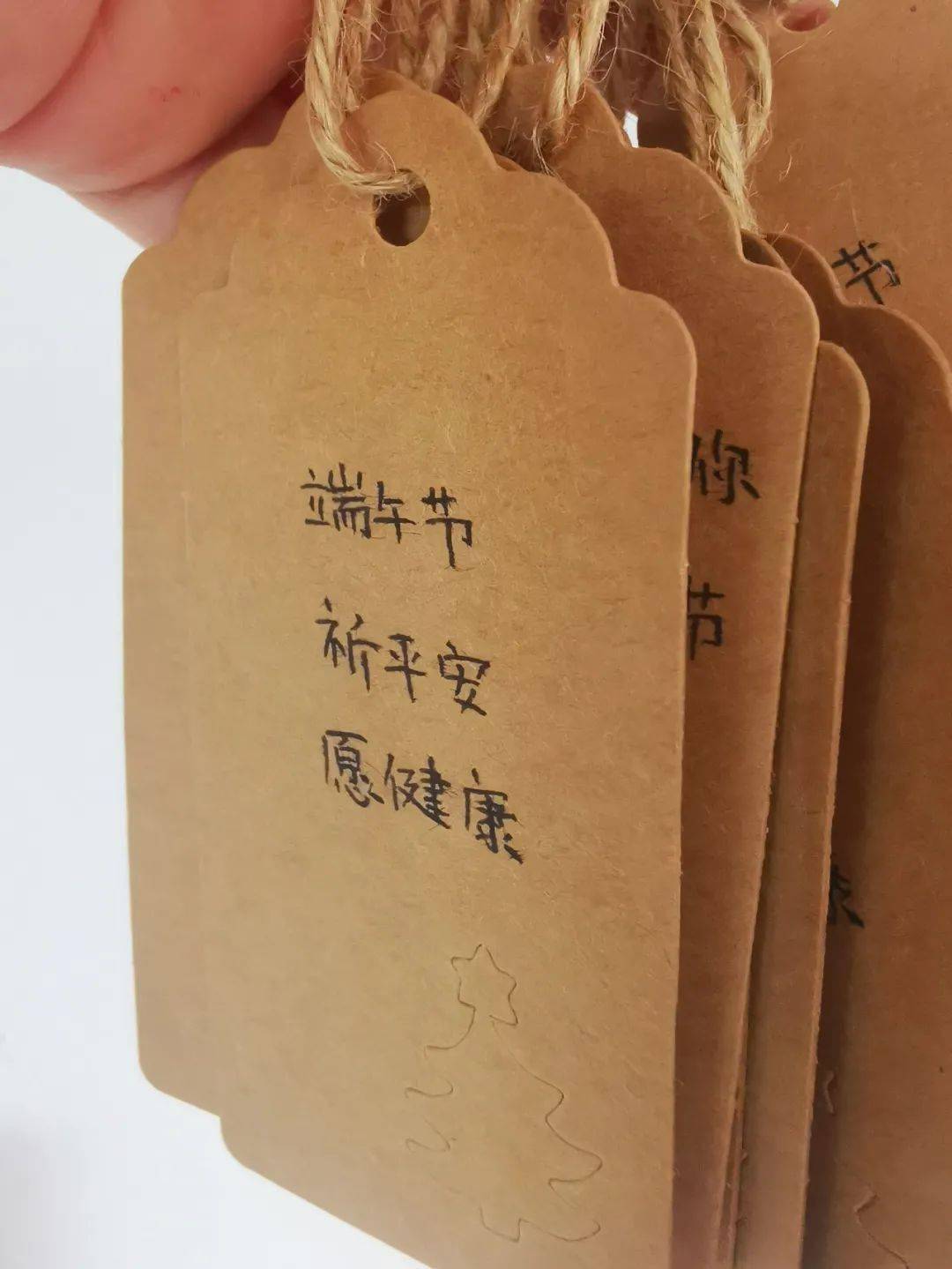 疫情下的守护者，我的小学时光中的小英雄们